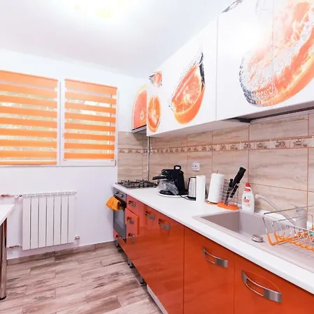 Red * Бухарест