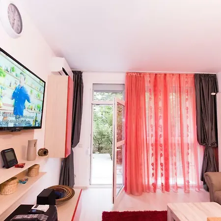 Red Apartment *